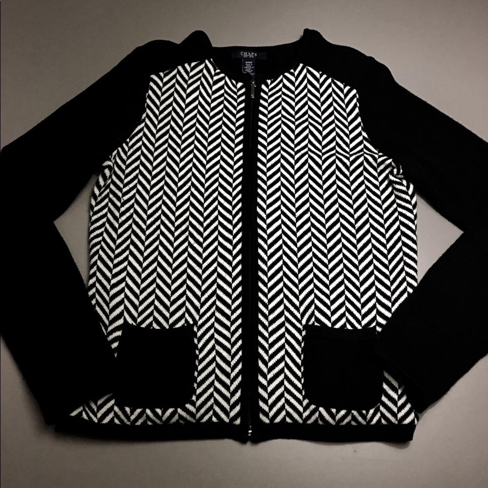 CHAPS ZIP UP SWEATER. Size Small/P/CH.